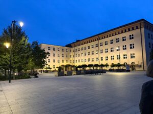 w Łodzi at night
